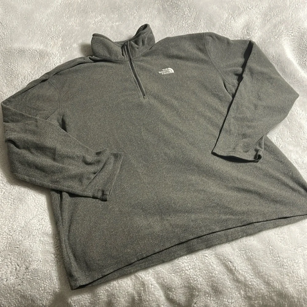 Men’s Gray The North Face 1/4 zip pullover XL